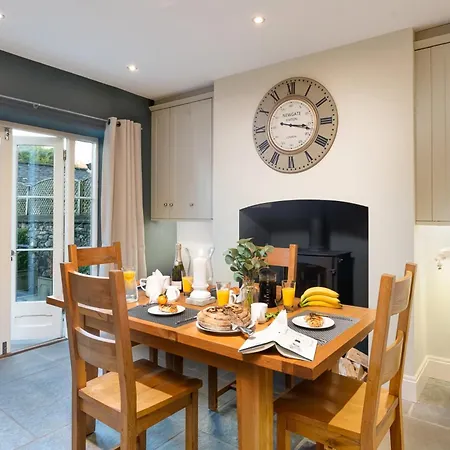2 Bed In 83546
